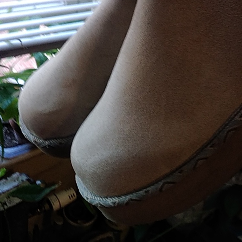 Muk Luks Women's Beige Winter Boots - Picture 15 of 15